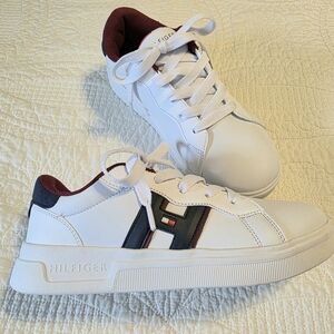 Tommy Hilfiger Blue and White Sneakers with Geometric Logo